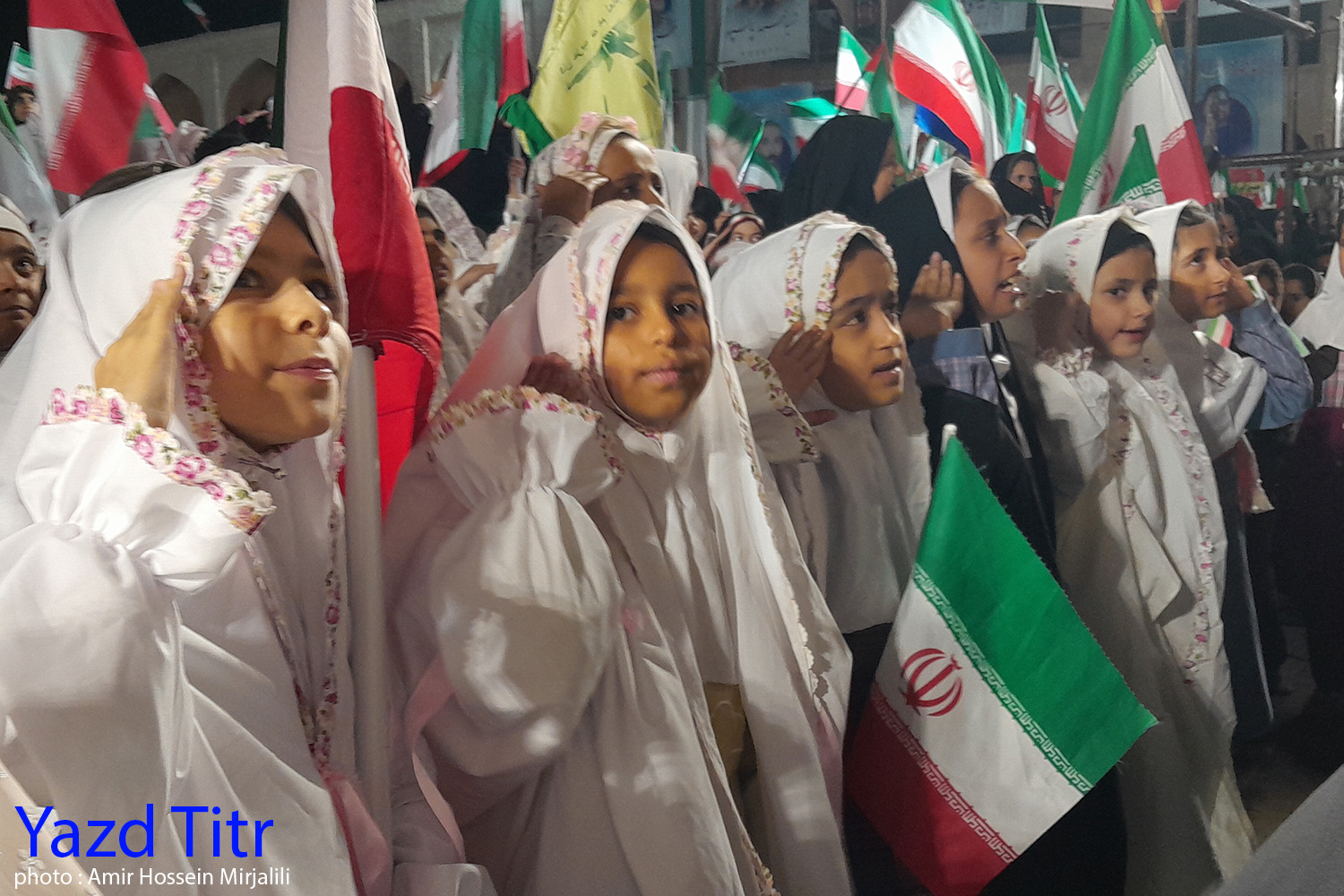 عکس | اجتماع باشکوه میثاق با مقتدای امت دختران یزدی